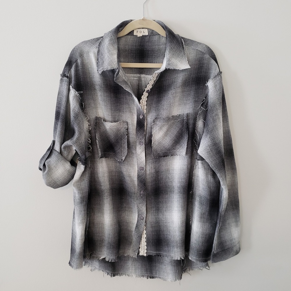 POL Womens Oversized Plaid Shirt Top‎ SIZE L Grunge Cabin Roll Tab Sleeve Frayed